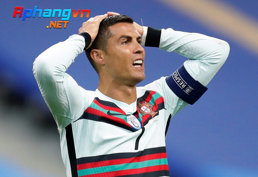 2020-10-13t150200z_1559774199_rc2rhj9h1ed3_rtrmadp_3_health-coronavirus-ronaldo_guoa.jpg