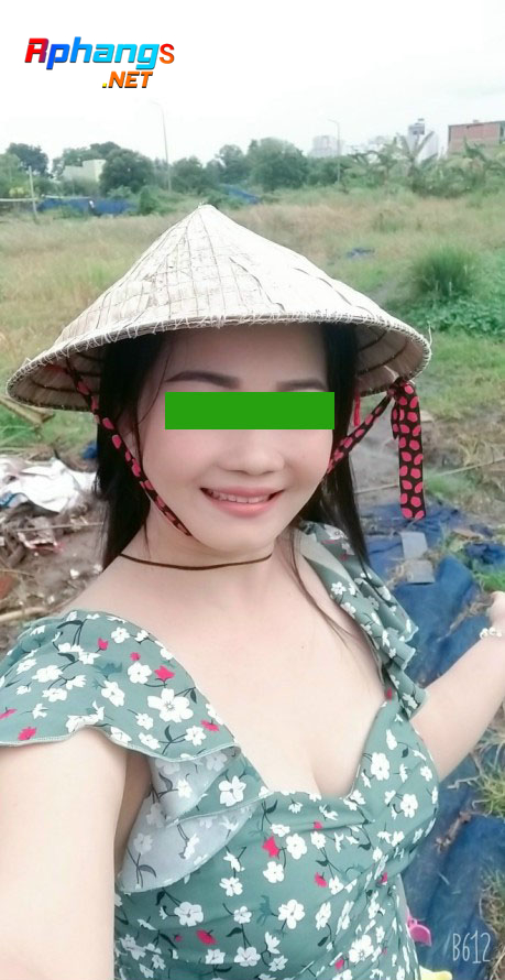 Mina_Blurred_v1.jpg