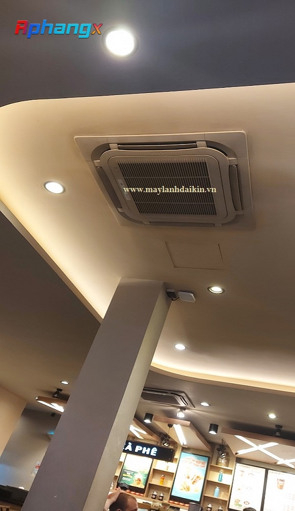 may-lanh-am-tran-inverter-da-huong-thoi.jpg