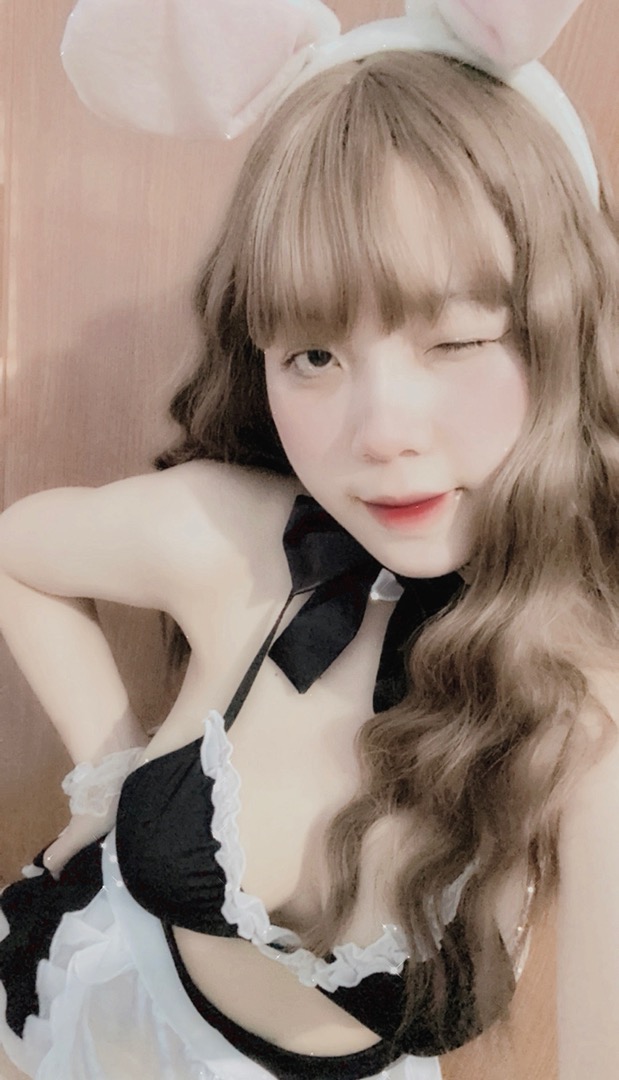 Cosplay nàng hầu gái sexy 2.jpg