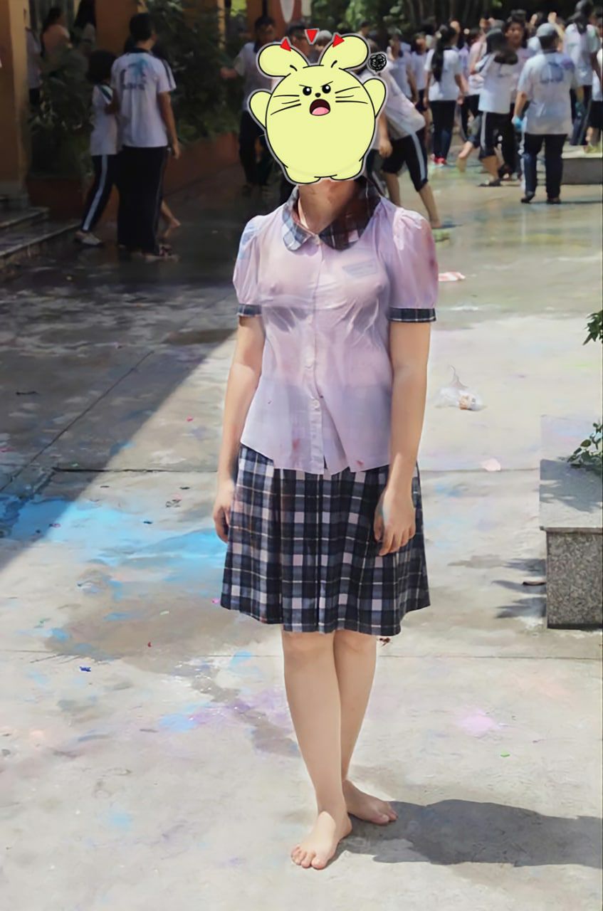 3.không mặc áo ngực nè.jpg