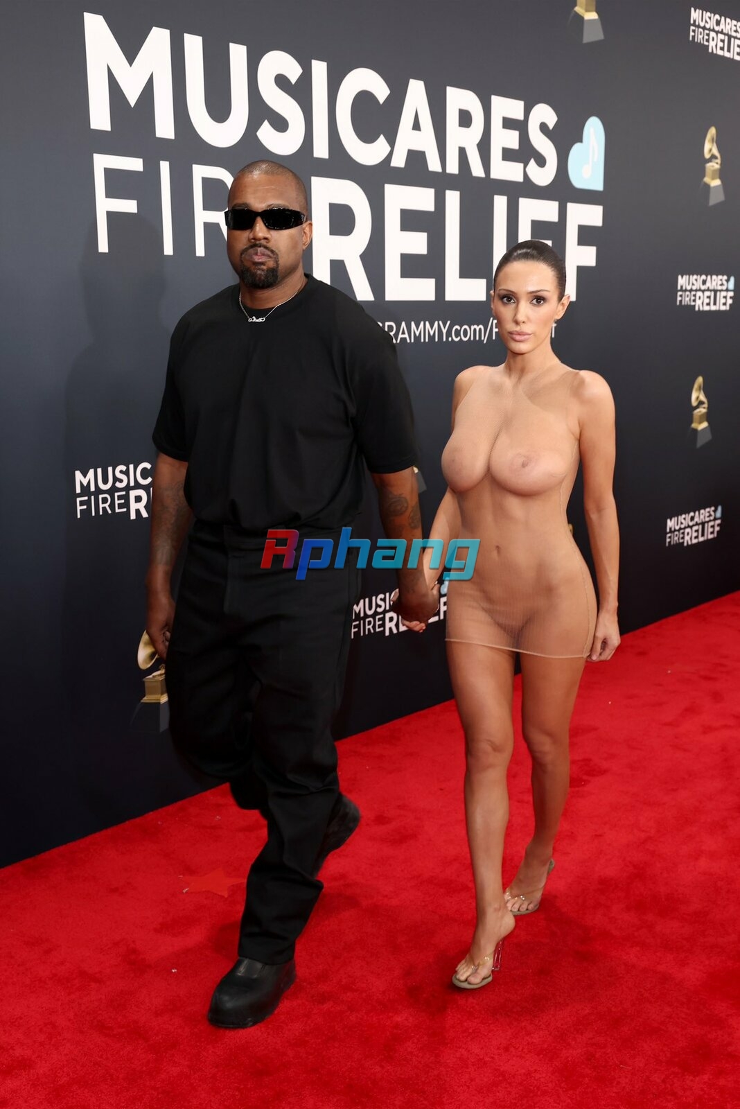 Kanye_West_and_nude_wife_at_Grammy_Award_2025.jpg