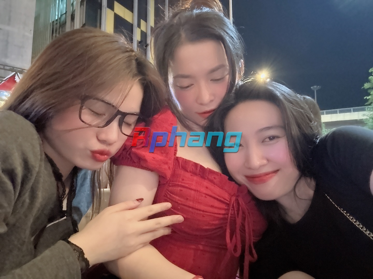 yennhi14.16_484430660_17944268774960645_7932530890567903150_n.jpg