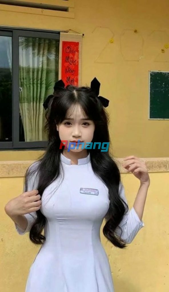 Anh-gai-xinh-lop-10-hot-tiktok-592x1024.jpg