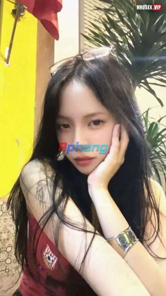 chich-em-thanh-thao-2k4-tan-binh-khau-dam-sieu-nung-hinh-02.jpg