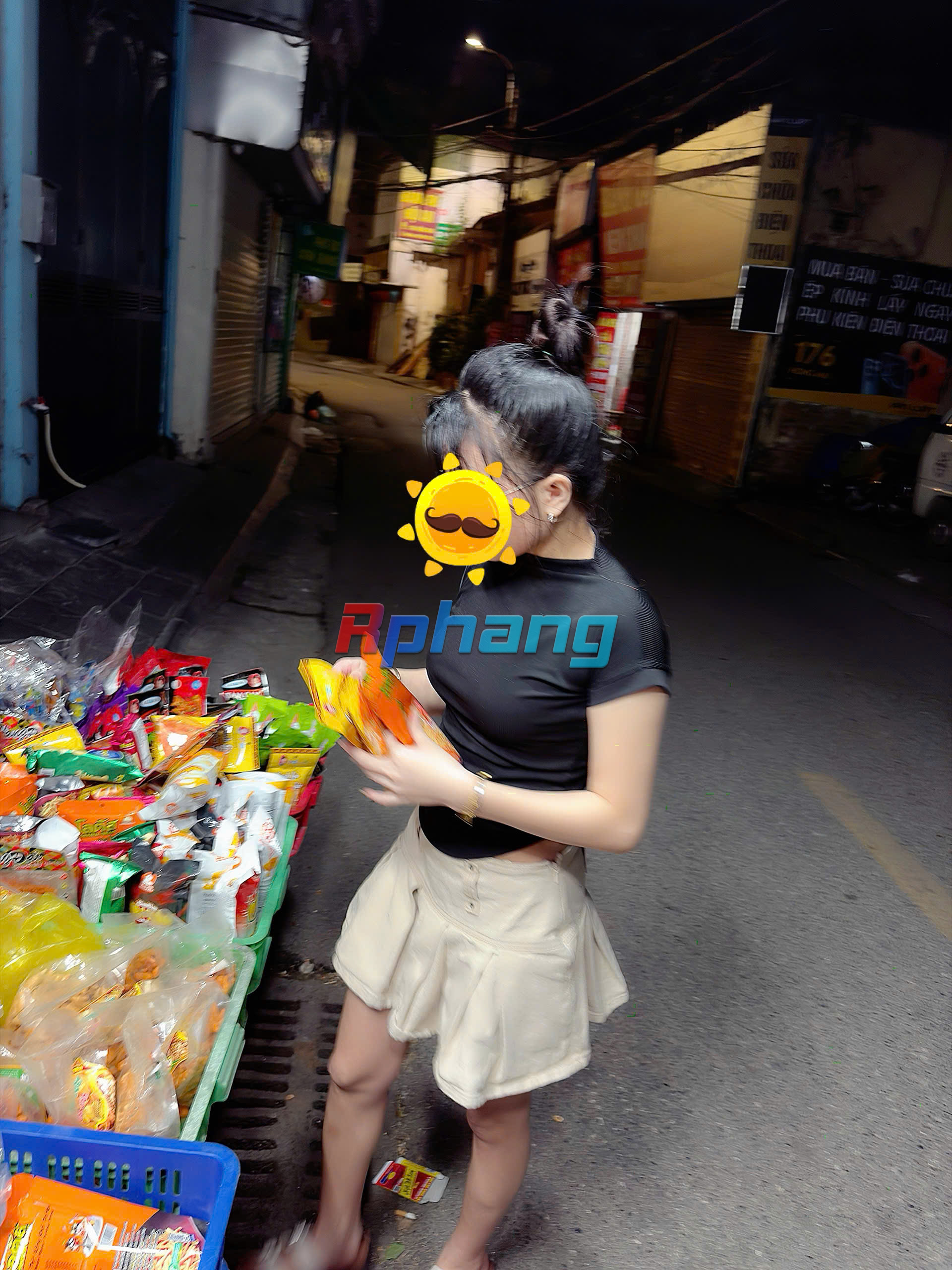 mua bia về phòng ẻm chuẩn bị nghênh chiến