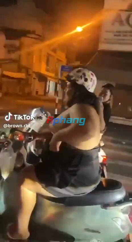 FatLadyRidingMotocycle_v1.png